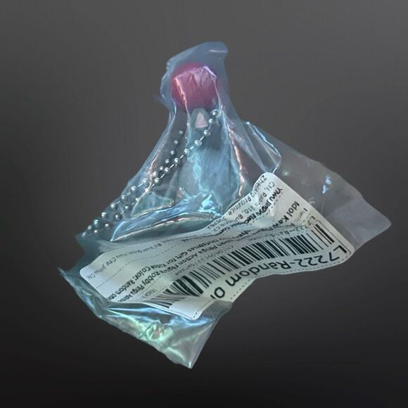 NIP Japanese Pingu Seal Figure Mascot Keychain Takara Tomy Arts 1” B15 - Picture 2 of 4